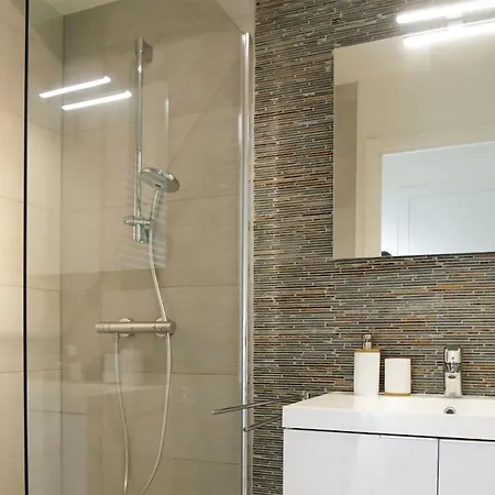 1 Bedroom Gorgeous In Apartamento *